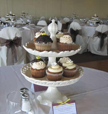 cupcake stand centerpieces wedding