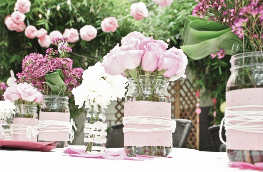 simple pink flower mason jar centerpieces
