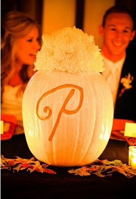 white pumpkin vase centerpiece
