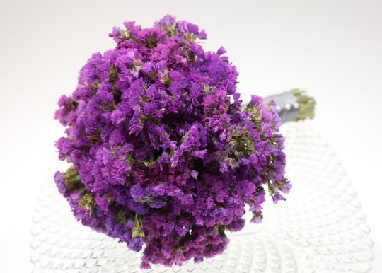 purple flowers statice bouquet